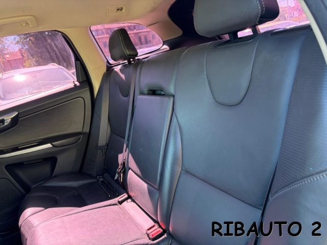 VOLVO XC60 D4 AWD GEARTRONIC SUMMUM - foto 28