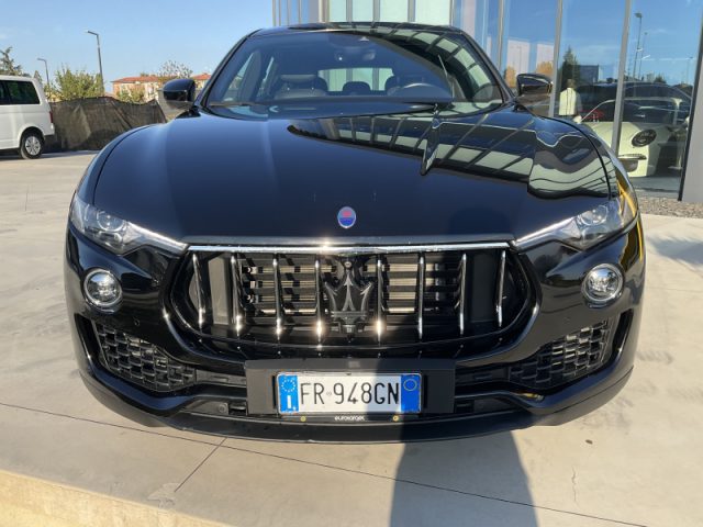 MASERATI LEVANTE V6 AWD NERISSIMO EDITION - foto 2