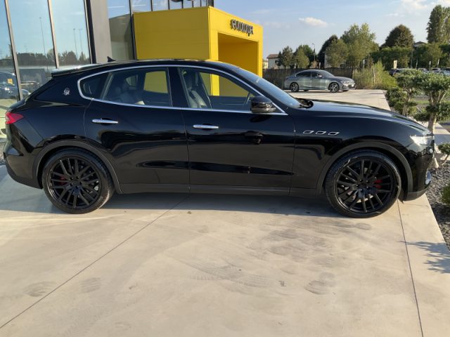 MASERATI LEVANTE V6 AWD NERISSIMO EDITION - foto 5