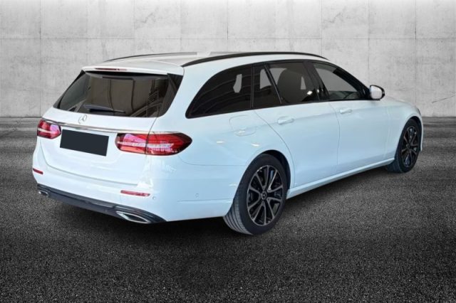 MERCEDES-BENZ E 200 D S.W. AUTO BUSINESS SPORT - foto 2