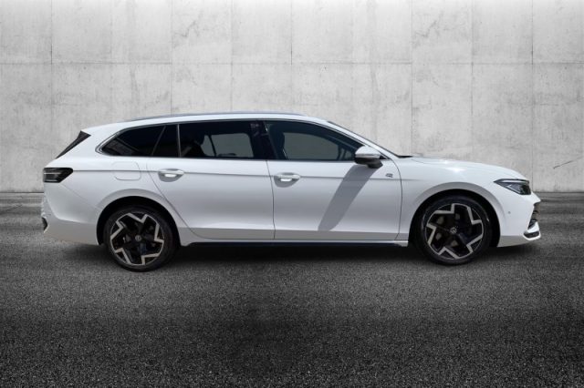 VOLKSWAGEN PASSAT 2.0 TDI 150 CV SCR DSG R-LINE - foto 5