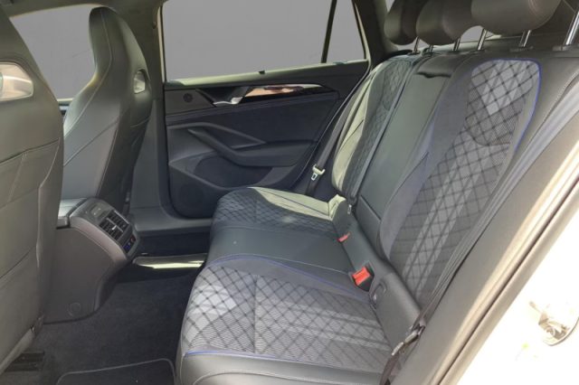 VOLKSWAGEN PASSAT 2.0 TDI 150 CV SCR DSG R-LINE - foto 8