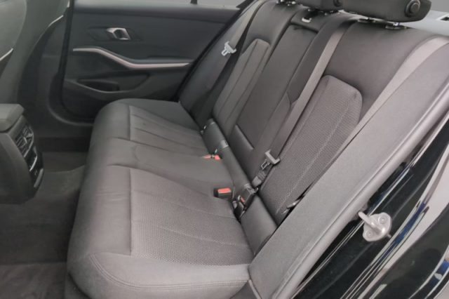 BMW 318 I - foto 8