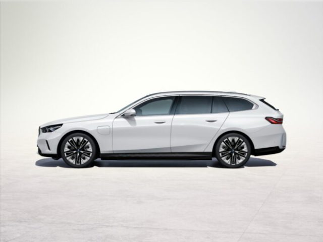 BMW 530 E XDRIVE TOURING MSPORT PRO - foto 6