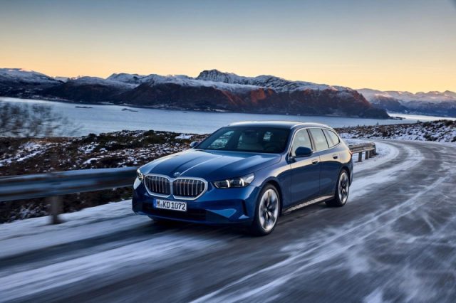 BMW 530 E XDRIVE TOURING - foto 3