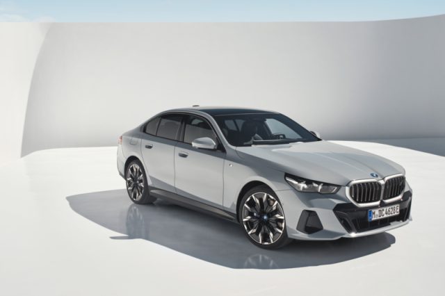 BMW 530 E XDRIVE MSPORT - foto 7
