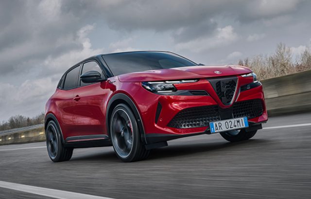 ALFA ROMEO JUNIOR 1.2 145 CV HYBRID EDCT6 Q4 TI - foto 5