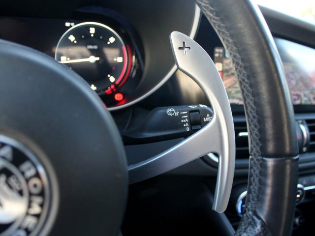ALFA ROMEO GIULIA VELOCE Q4 210CV ?F1 PELLE CAM UN - foto 21