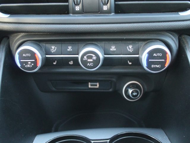 ALFA ROMEO GIULIA VELOCE Q4 210CV ?F1 PELLE CAM UN - foto 23