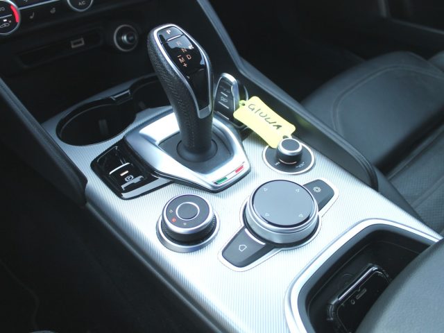 ALFA ROMEO GIULIA VELOCE Q4 210CV ?F1 PELLE CAM UN - foto 25