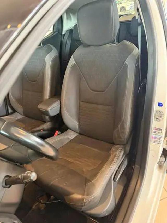 RENAULT CLIO 1.5 DCI 8V 90CV START&STOP 5 POR - foto 13