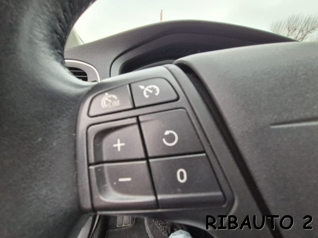 VOLVO V40 D2 INSCRIPTION - foto 6