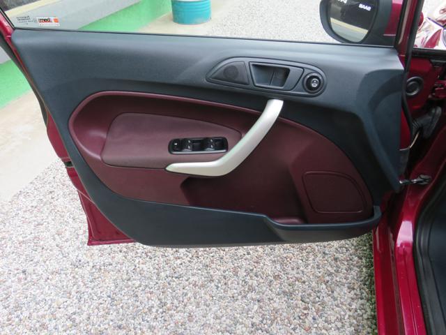 FORD FIESTA 1.4 5 PORTE BZ.- GPL TITANIUM - foto 12