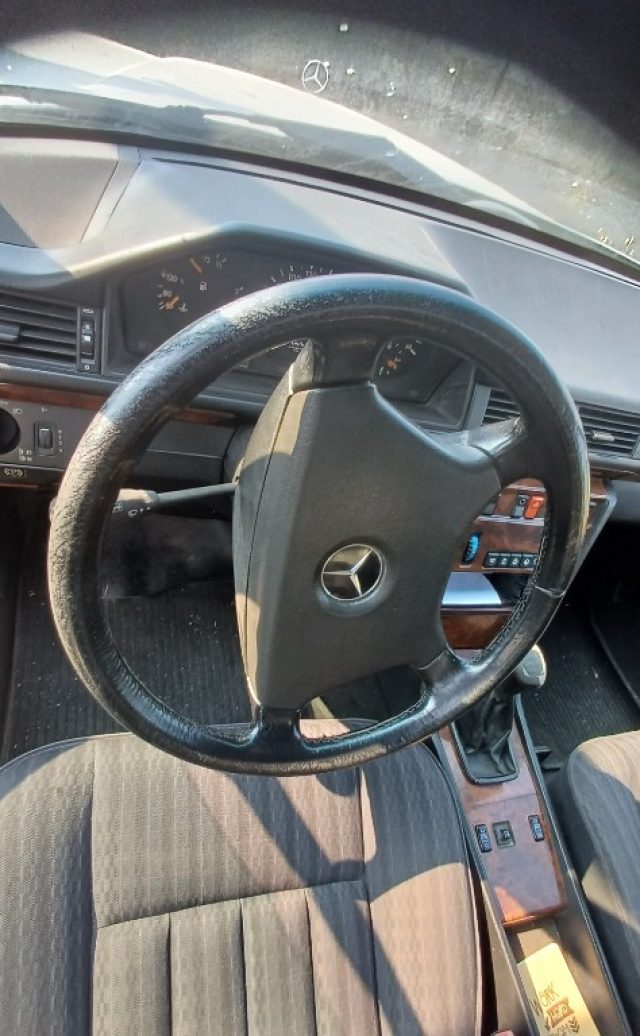 MERCEDES-BENZ E 250 TURBOIESEL - foto 8
