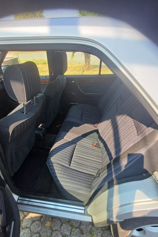 MERCEDES-BENZ E 250 TURBOIESEL - foto 9