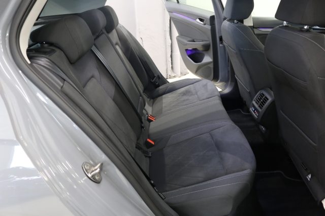 VOLKSWAGEN GOLF 1.5 ETSI 150 CV EVO ACT DSG STYL - foto 12