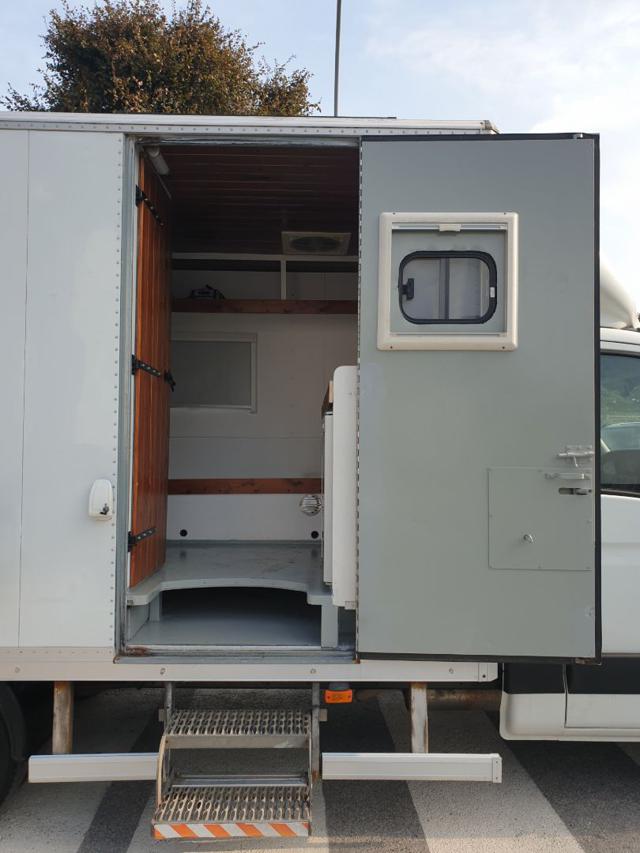 IVECO DAILY CAMPER 12K DI ANTICIPO E15K 30 R - foto 11