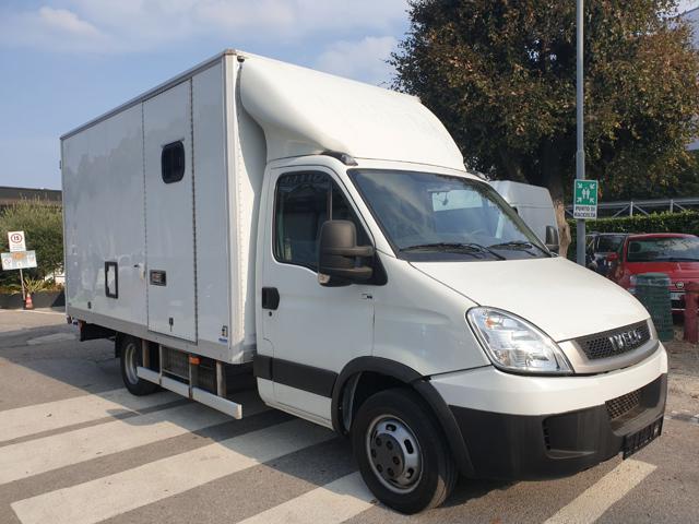 IVECO DAILY CAMPER 12K DI ANTICIPO E15K 30 R - foto 17