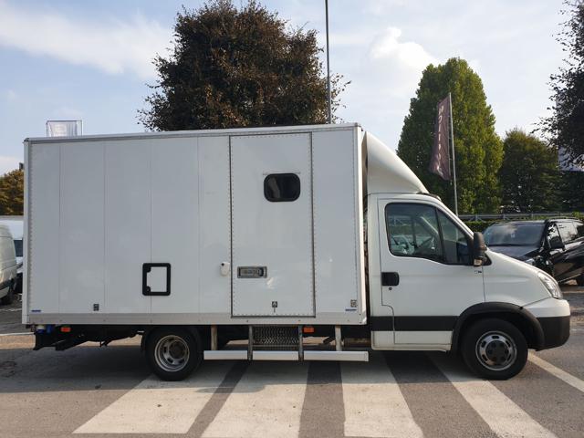 IVECO DAILY CAMPER 12K DI ANTICIPO E15K 30 R - foto 13