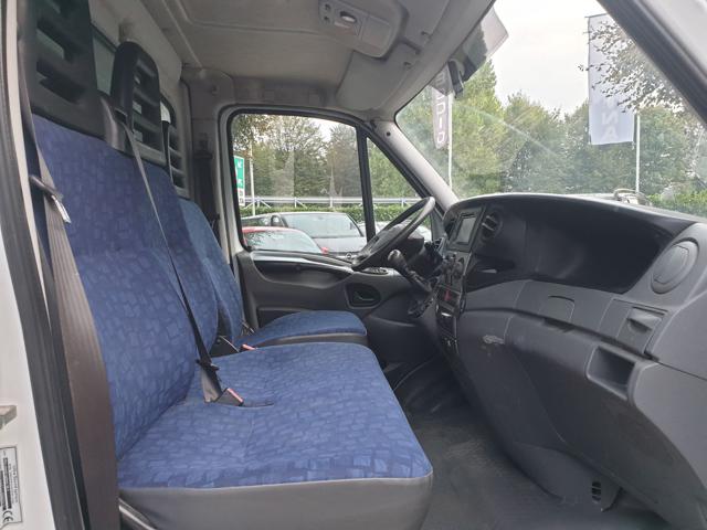 IVECO DAILY CAMPER 12K DI ANTICIPO E15K 30 R - foto 24