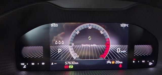 SKODA KAROQ 2.0 TDI - foto 12