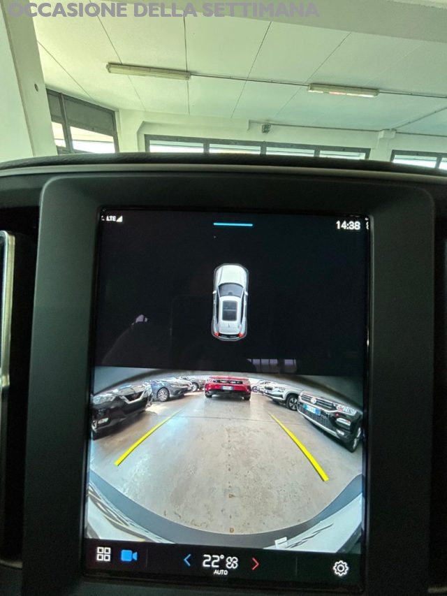 VOLVO XC40 ESSENTIAL - foto 17