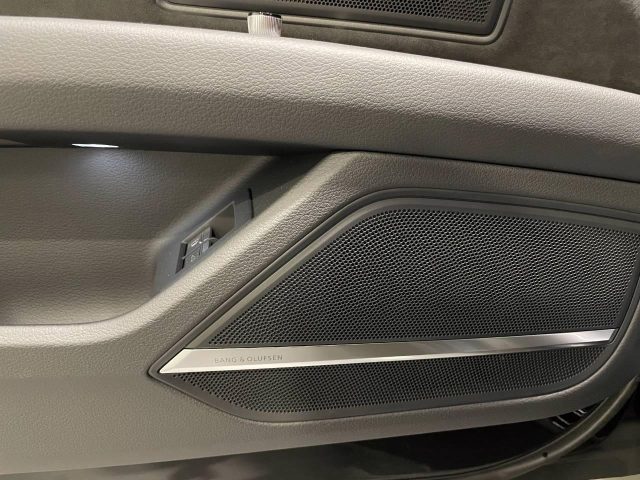 AUDI A8 60 TFSIE QUATTRO TIPTRONIC - foto 12