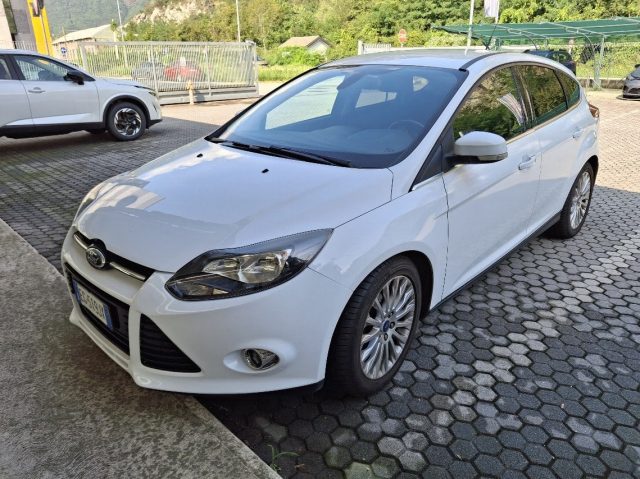 FORD Focus Bianco pastello