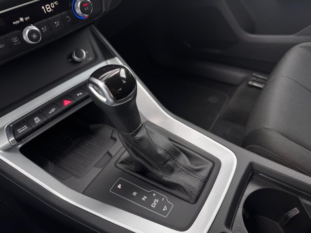 AUDI Q3 45 TFSIE S-TRONIC S-LINE EDITION - foto 8