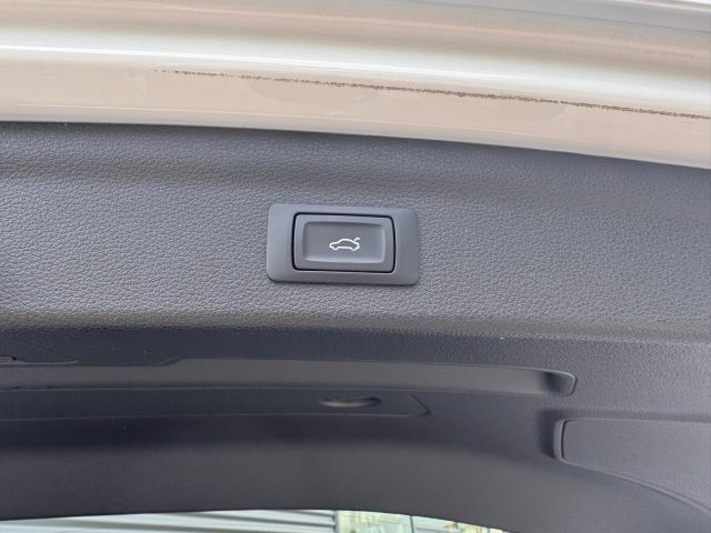 AUDI Q3 45 TFSIE S-TRONIC S-LINE EDITION - foto 10