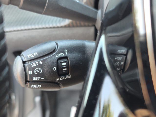 PEUGEOT 208 5 PORTE 1200 BZ 100CV ALLURE - foto 17