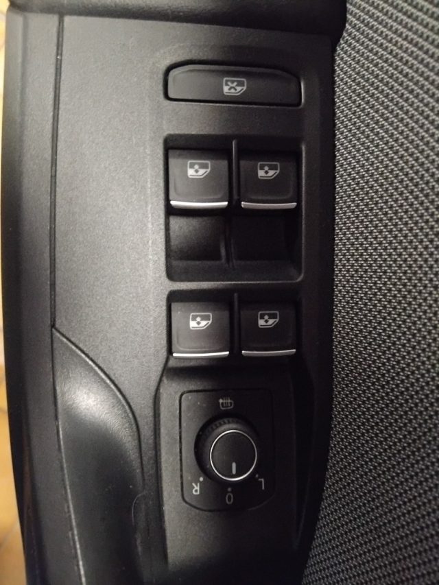 SEAT LEON 2.0 TDI STYLE FULL LED - foto 31