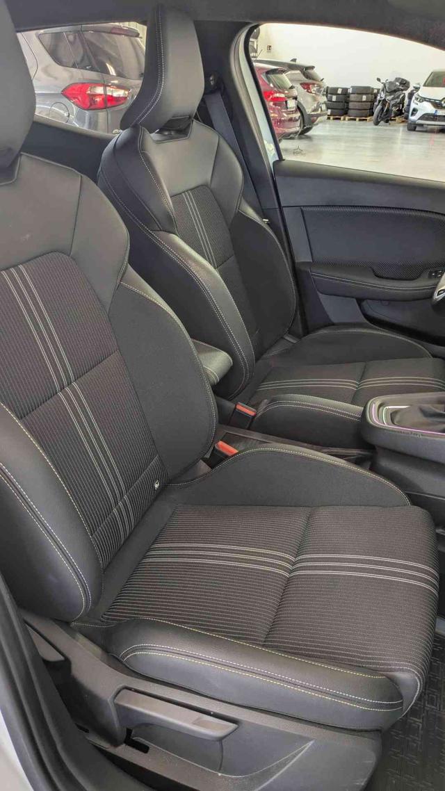 RENAULT CLIO FULL HYBRID E-TECH 145 CV 5 PORT - foto 14