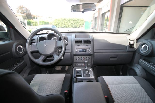 DODGE NITRO 2.8 CRD DPF 4WD GANCIOTRAINO - foto 6