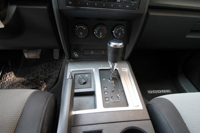 DODGE NITRO 2.8 CRD DPF 4WD GANCIOTRAINO - foto 13