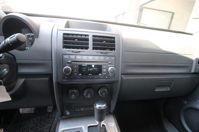 DODGE NITRO 2.8 CRD DPF 4WD GANCIOTRAINO - foto 14