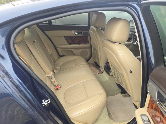 JAGUAR XF 2.7D V6 PREMIUM LUXU CHIAVE O MO - foto 11