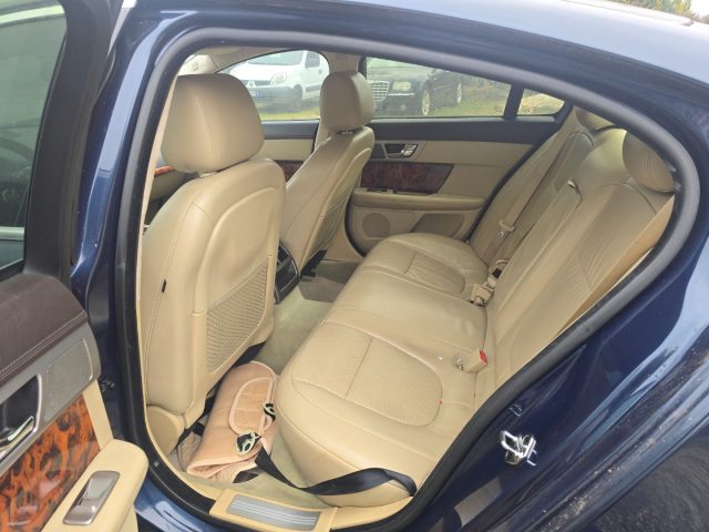 JAGUAR XF 2.7D V6 PREMIUM LUXU CHIAVE O MO - foto 6