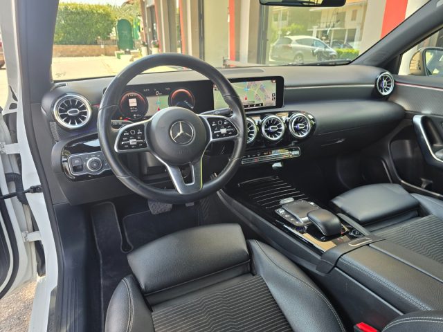 MERCEDES-BENZ A 200 D AUTOMATIC LED AMBIENT 64 MBUX  - foto 24