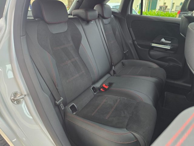 MERCEDES-BENZ GLA 200 D AUTOMATIC PREMIUM AMG LINE 19