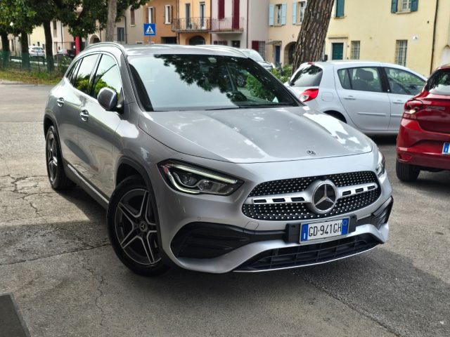 MERCEDES-BENZ GLA 200 D AUTOMATIC PREMIUM AMG LINE 19