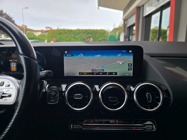 MERCEDES-BENZ GLA 200 D AUTOMATIC PREMIUM AMG LINE 19