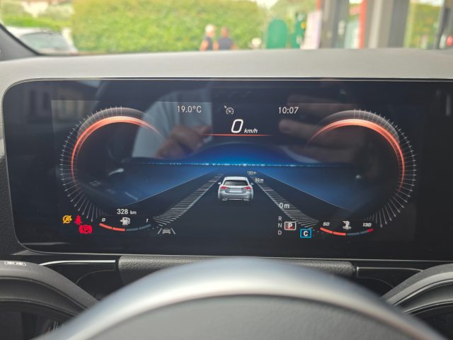 MERCEDES-BENZ GLA 200 D AUTOMATIC PREMIUM AMG LINE 19