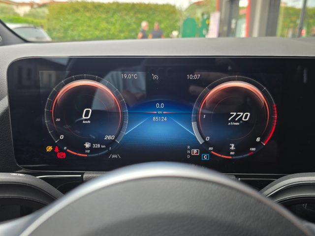 MERCEDES-BENZ GLA 200 D AUTOMATIC PREMIUM AMG LINE 19