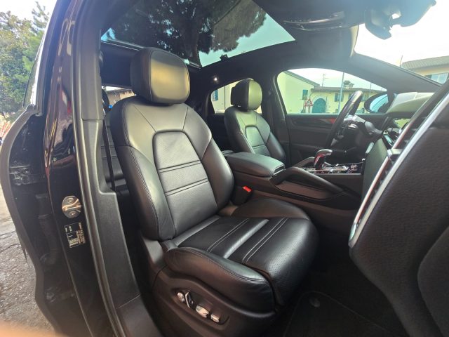 PORSCHE CAYENNE COUPÉ 3.0 V6 PANORAMA 22