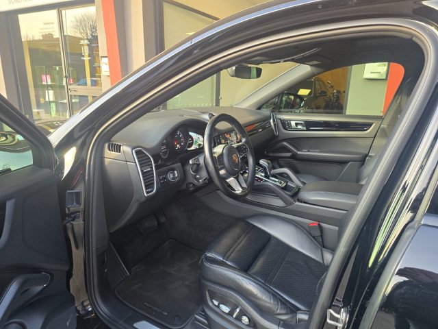 PORSCHE CAYENNE COUPÉ 3.0 V6 PANORAMA 22