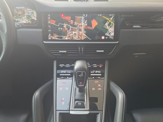 PORSCHE CAYENNE COUPÉ 3.0 V6 PANORAMA 22