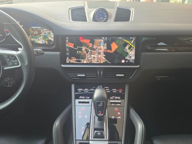 PORSCHE CAYENNE COUPÉ 3.0 V6 PANORAMA 22