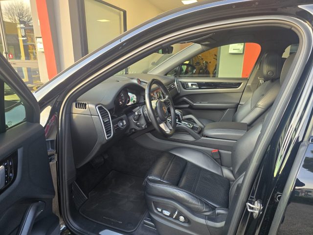 PORSCHE CAYENNE COUPÉ 3.0 V6 PANORAMA 22
