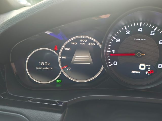 PORSCHE CAYENNE COUPÉ 3.0 V6 PANORAMA 22
